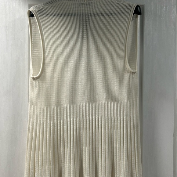 Elegant Cream Cardigan - Picture 3 of 5